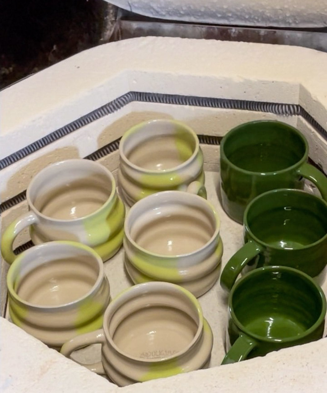 Grøn Smiley Krus | Håndlavet Keramik Kop | Kerama 2